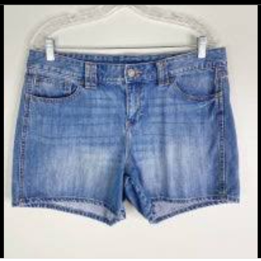 BENETTON JEANS.